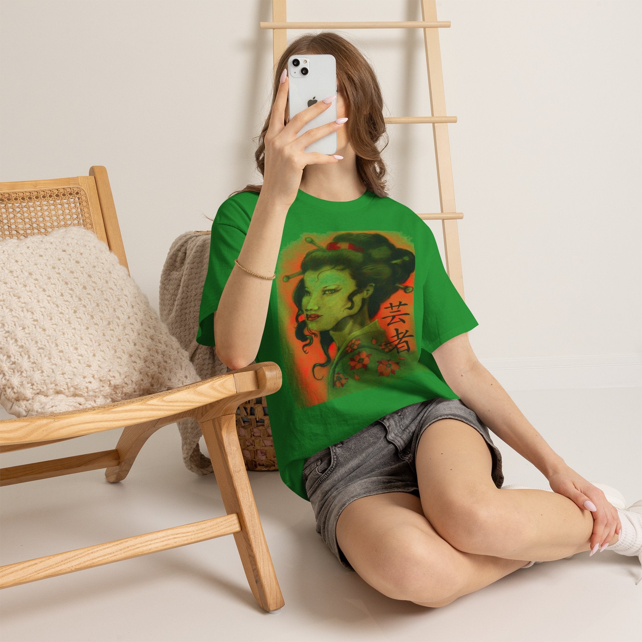 Geisha Portrait T-Shirt — Vintage Japanese Art Tee with Kanji